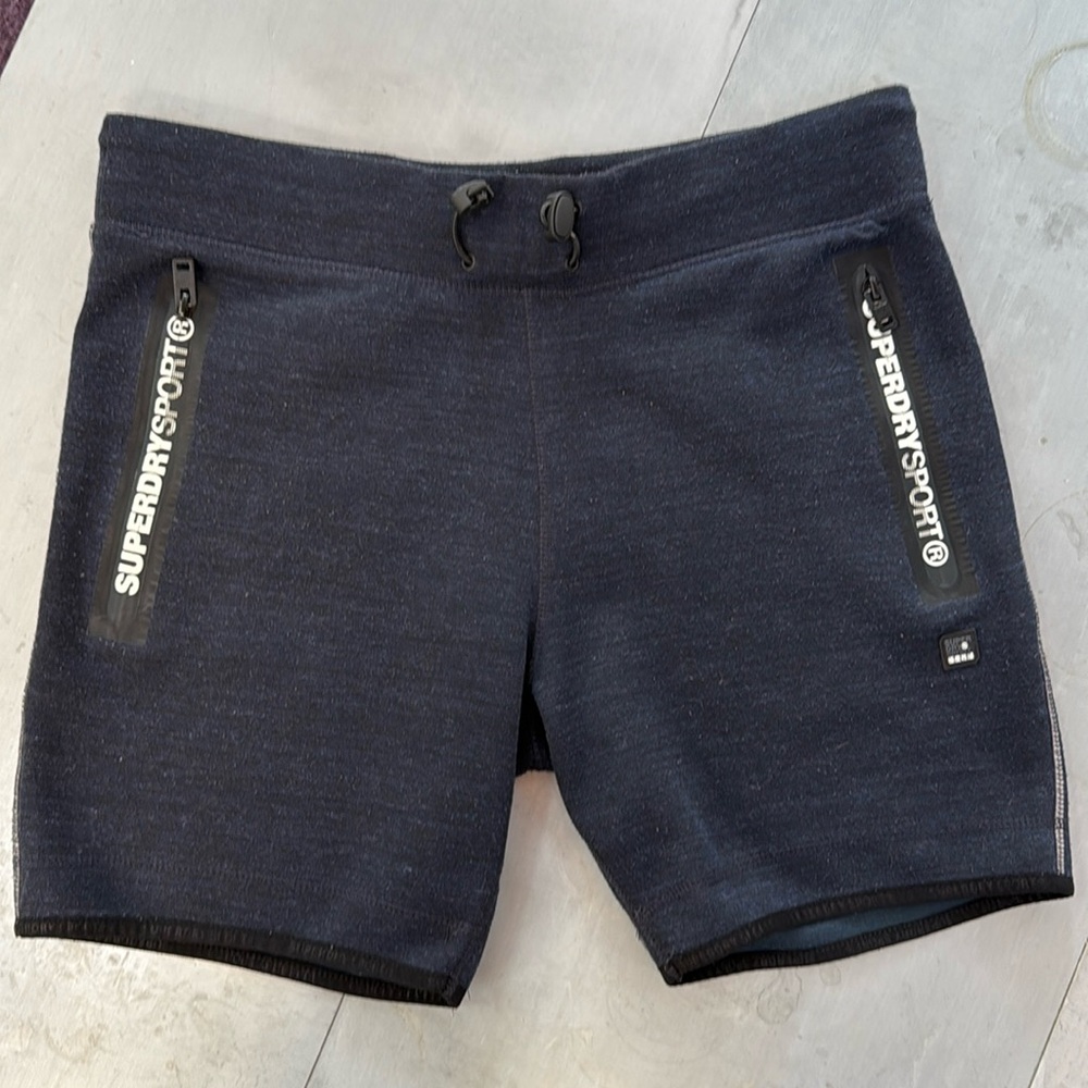 Superdry Sport Gym Tech dark blue men’s shorts size  L, EUC black